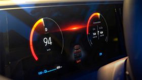 
									Renault Megane E-Tech full								