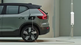 
									Volvo XC40 Recharge full								