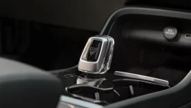 
									Volvo XC40 Recharge full								