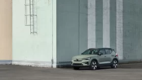 
									Volvo XC40 Recharge full								